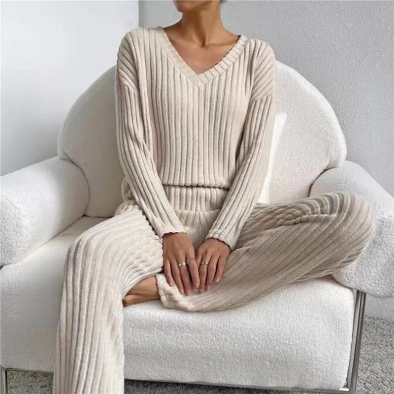 Carrie - Ribbed V-Neck Comfort Set